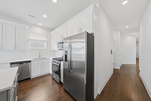6606 S University Avenue 2, Chicago, IL 60637