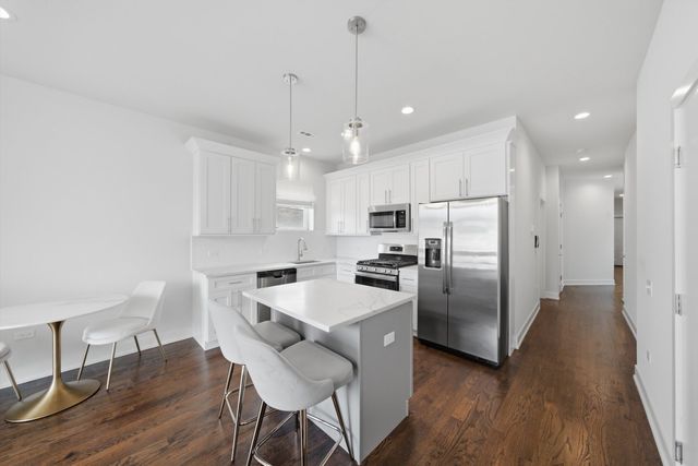 6606 S University Avenue 2, Chicago, IL 60637