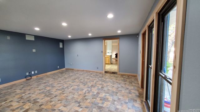 9115 CALLAGHAN RD, San Antonio, TX 78230