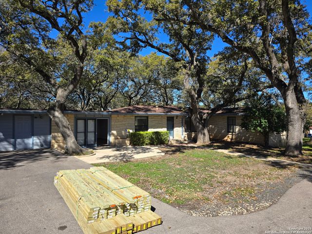 9115 CALLAGHAN RD, San Antonio, TX 78230