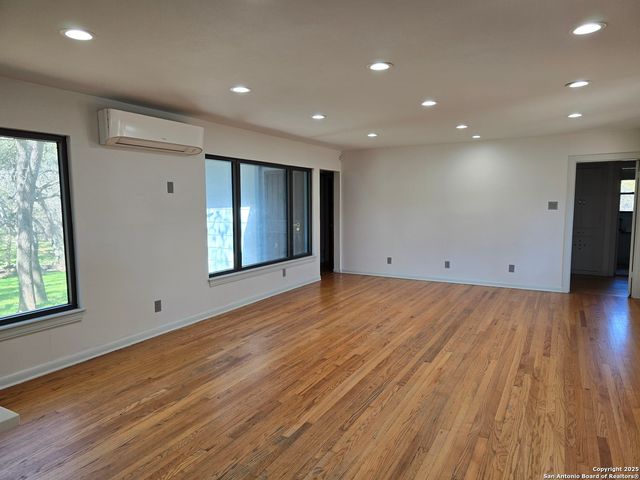 9115 CALLAGHAN RD, San Antonio, TX 78230