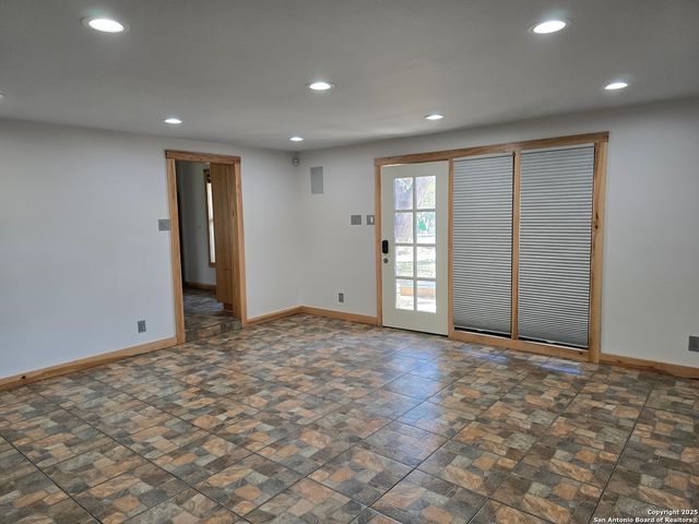 9115 CALLAGHAN RD, San Antonio, TX 78230