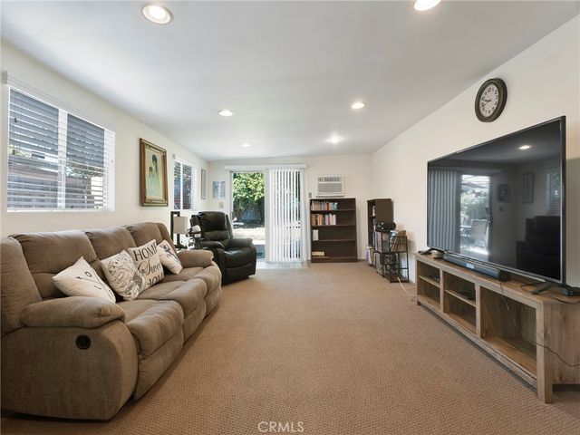 8543 Oakdale Avenue, Winnetka, CA 91306