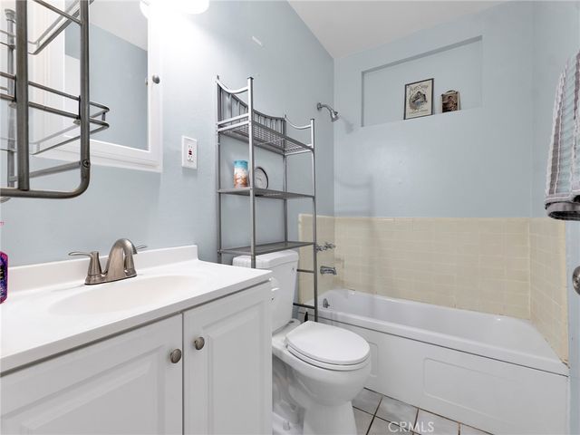 8543 Oakdale Avenue, Winnetka, CA 91306