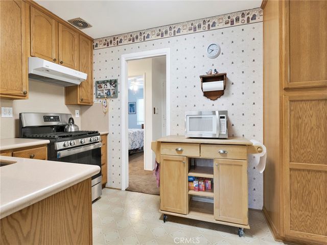 8543 Oakdale Avenue, Winnetka, CA 91306