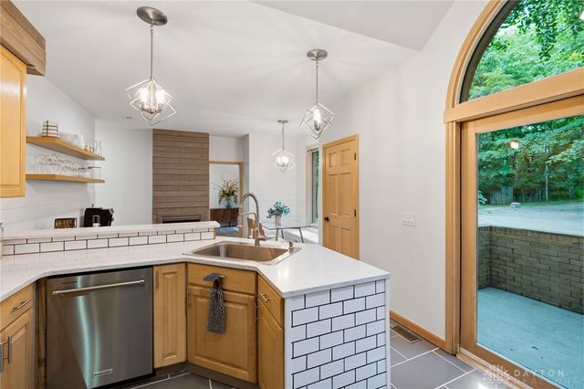 947 Woodcreek Drive, Miami Twp, OH 45150
