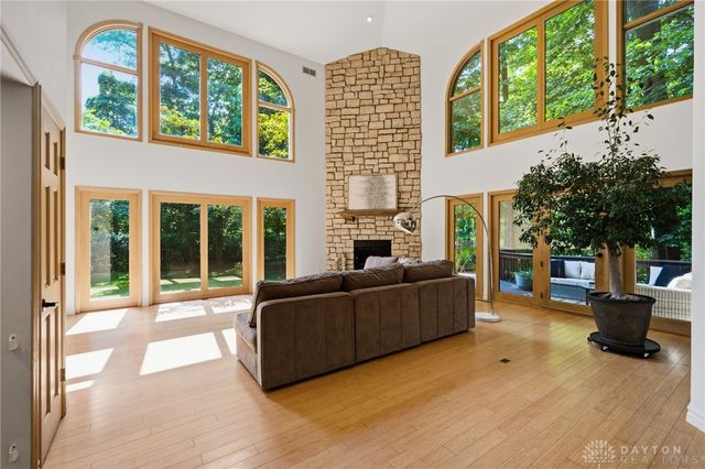 947 Woodcreek Drive, Miami Twp, OH 45150