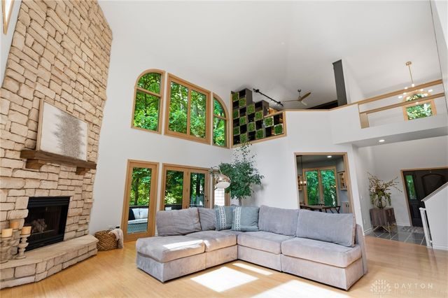 947 Woodcreek Drive, Miami Twp, OH 45150