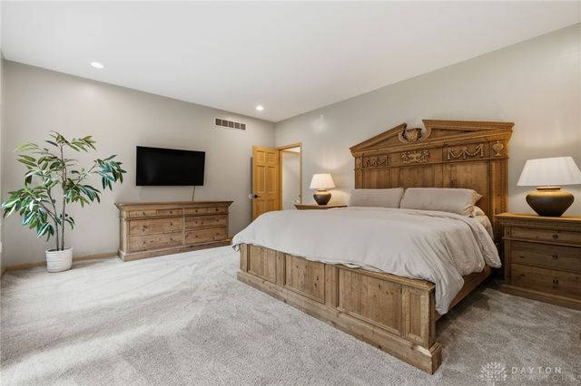 947 Woodcreek Drive, Miami Twp, OH 45150