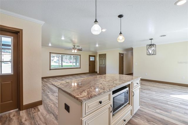 1846 SE LAKE WEIR AVENUE, Ocala, FL 34471