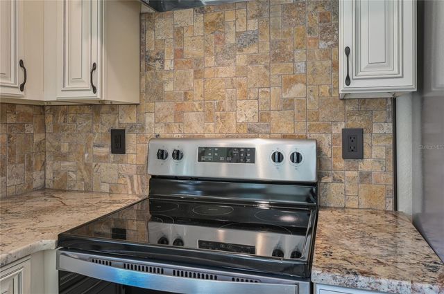 1846 SE LAKE WEIR AVENUE, Ocala, FL 34471