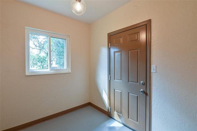 1846 SE LAKE WEIR AVENUE, Ocala, FL 34471