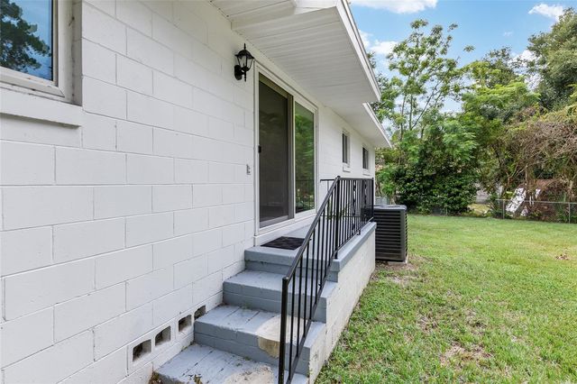 1846 SE LAKE WEIR AVENUE, Ocala, FL 34471