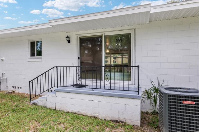 1846 SE LAKE WEIR AVENUE, Ocala, FL 34471