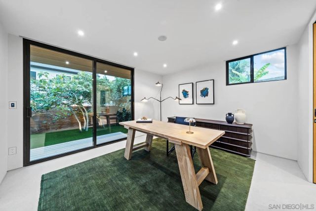 7376 Fay Ave, La Jolla, CA 92037