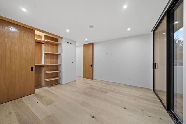 7376 Fay Ave, La Jolla, CA 92037