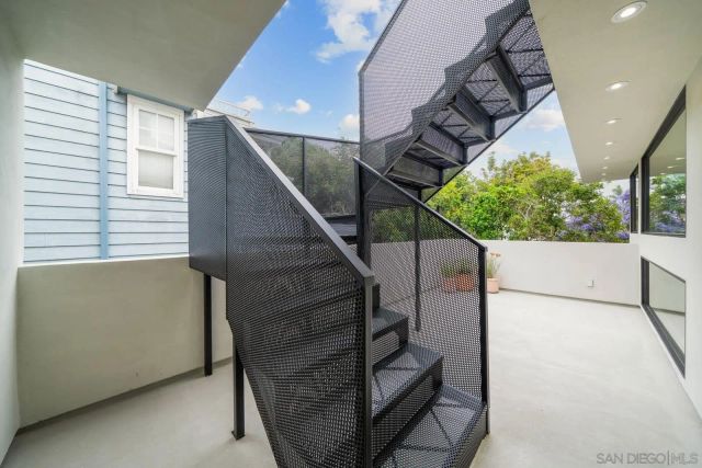 7376 Fay Ave, La Jolla, CA 92037