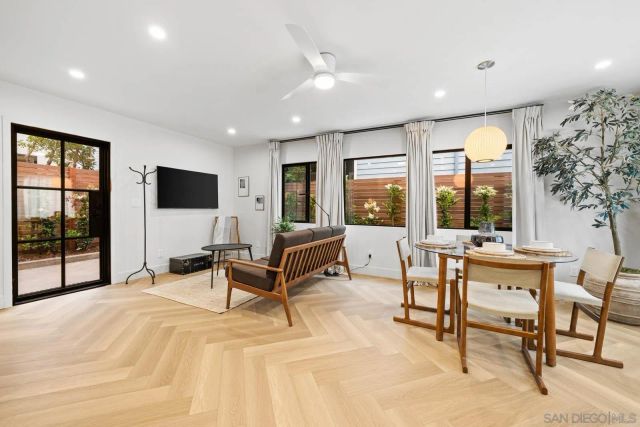 7376 Fay Ave, La Jolla, CA 92037