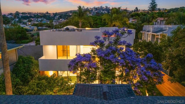 7376 Fay Ave, La Jolla, CA 92037