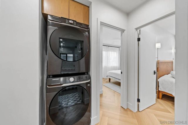 7376 Fay Ave, La Jolla, CA 92037