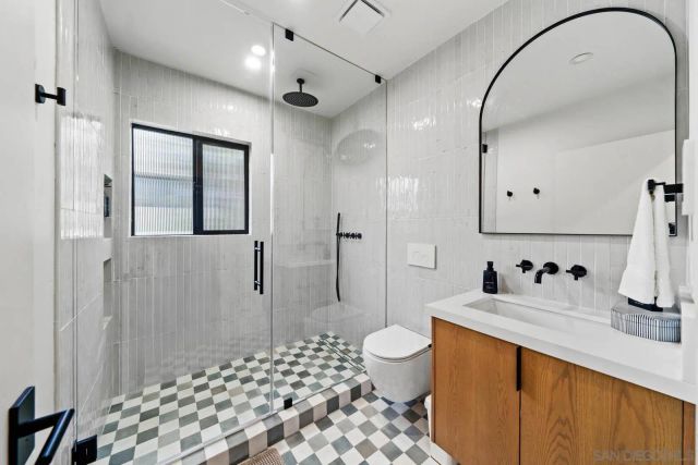 7376 Fay Ave, La Jolla, CA 92037