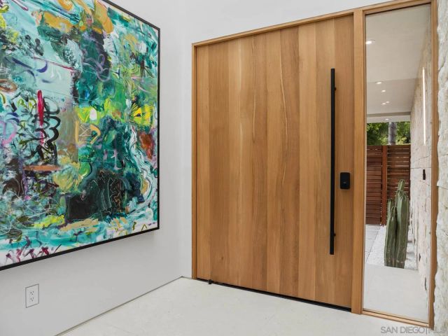 7376 Fay Ave, La Jolla, CA 92037