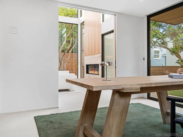 7376 Fay Ave, La Jolla, CA 92037