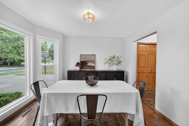 405 Meadow View Lane, Deforest, WI 53532