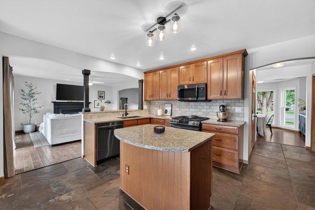 405 Meadow View Lane, Deforest, WI 53532