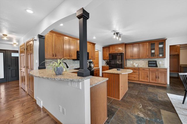 405 Meadow View Lane, Deforest, WI 53532