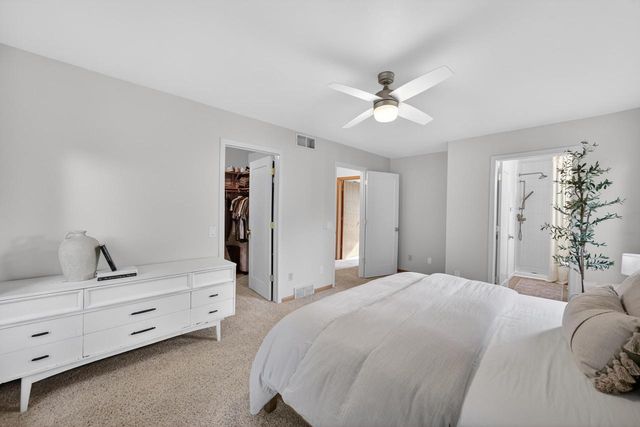 405 Meadow View Lane, Deforest, WI 53532