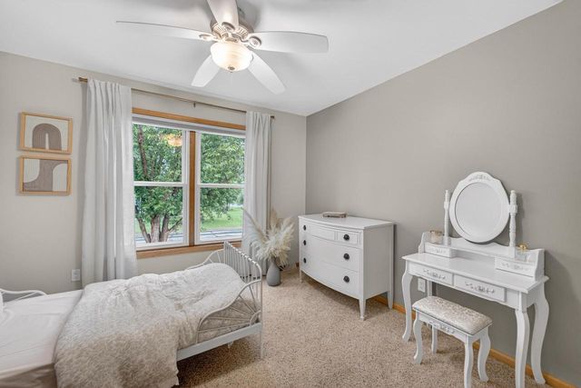 405 Meadow View Lane, Deforest, WI 53532