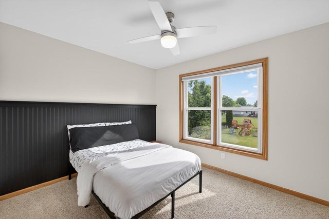 405 Meadow View Lane, Deforest, WI 53532