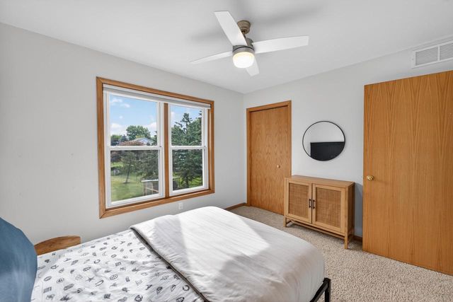 405 Meadow View Lane, Deforest, WI 53532