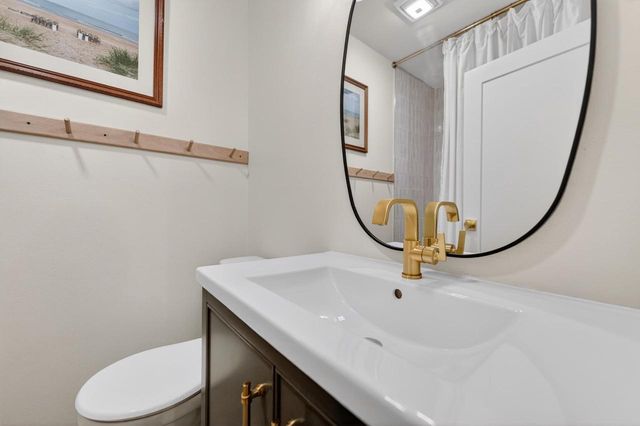 405 Meadow View Lane, Deforest, WI 53532