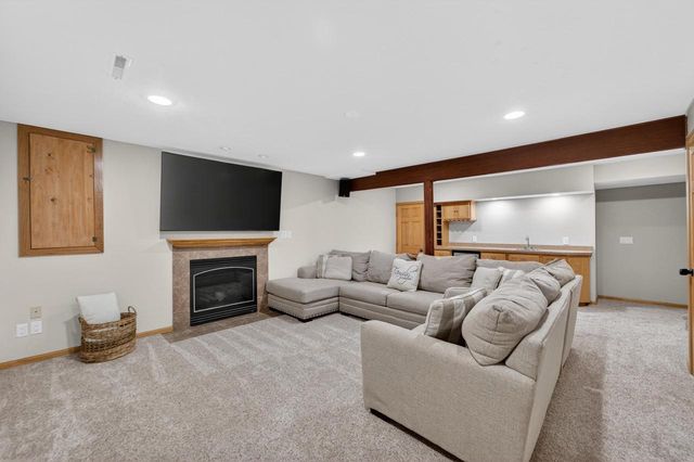 405 Meadow View Lane, Deforest, WI 53532