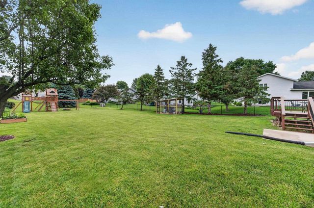405 Meadow View Lane, Deforest, WI 53532