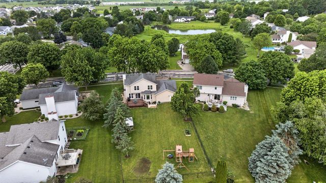 405 Meadow View Lane, Deforest, WI 53532