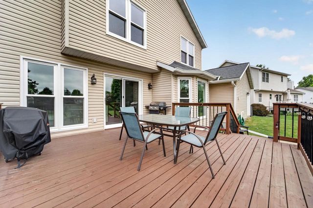 405 Meadow View Lane, Deforest, WI 53532