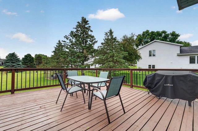 405 Meadow View Lane, Deforest, WI 53532