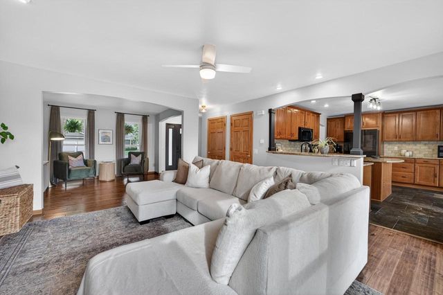 405 Meadow View Lane, Deforest, WI 53532
