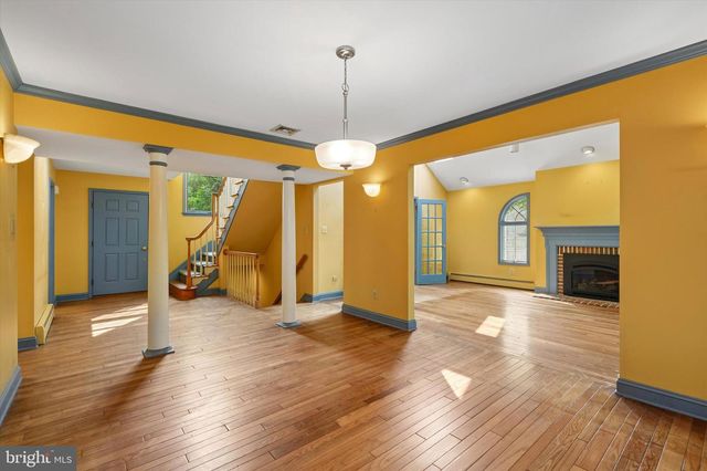 809 IRENIC CT, Norristown, PA 19403