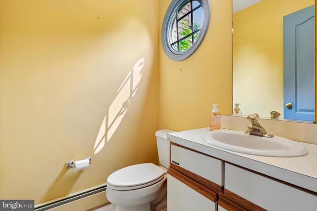 809 IRENIC CT, Norristown, PA 19403