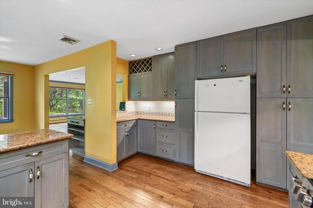809 IRENIC CT, Norristown, PA 19403
