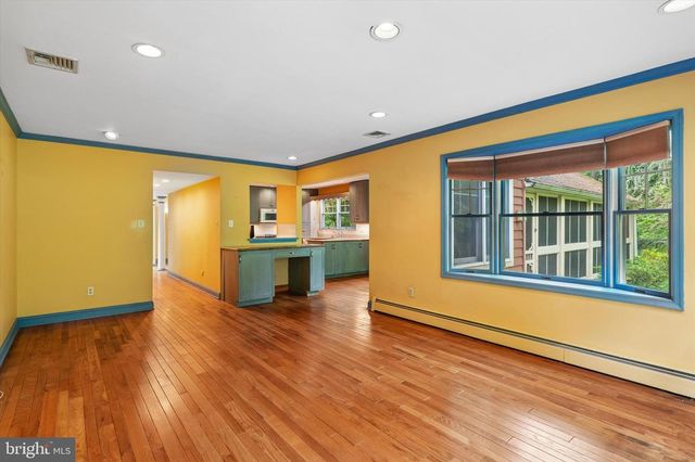 809 IRENIC CT, Norristown, PA 19403
