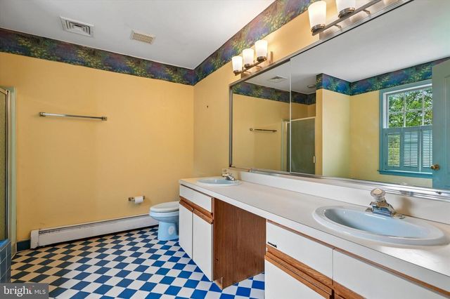 809 IRENIC CT, Norristown, PA 19403