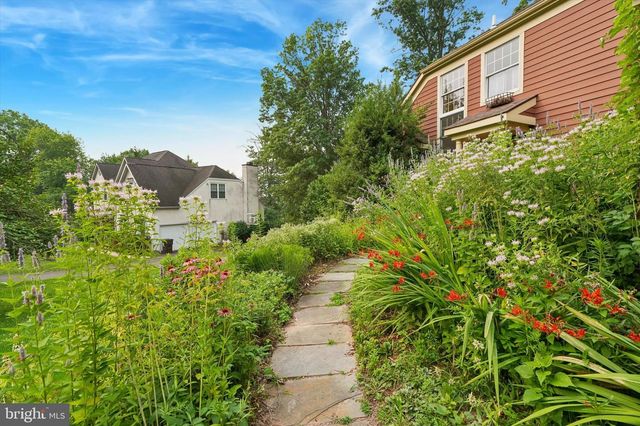 809 IRENIC CT, Norristown, PA 19403