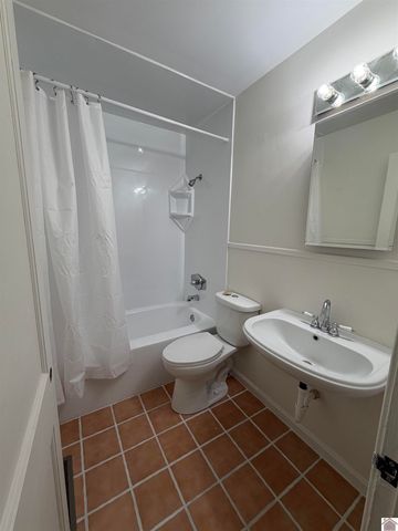 3233 Pines Road, Paducah, KY 42001