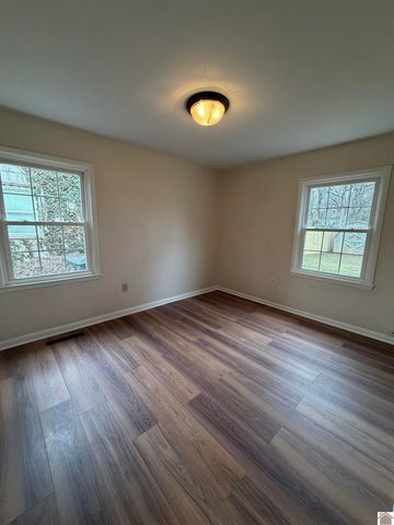 3233 Pines Road, Paducah, KY 42001