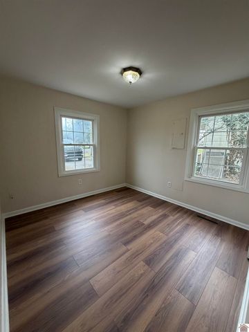 3233 Pines Road, Paducah, KY 42001